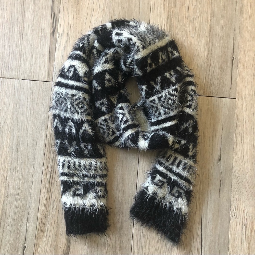 🔥SALE - any 4/$20.  Kids Scarf​